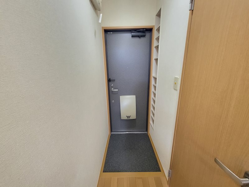 グリーンハウス新美 玄関