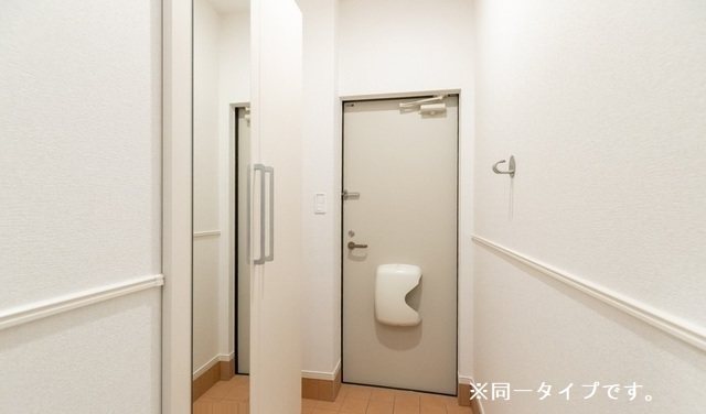 ラ・パーチェⅡ 玄関