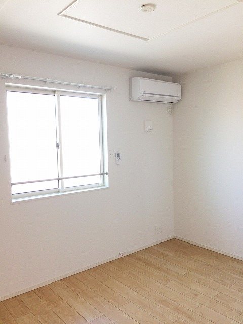 リサヤニシル その他4