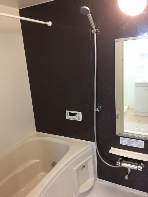 リサヤニシル 風呂画像