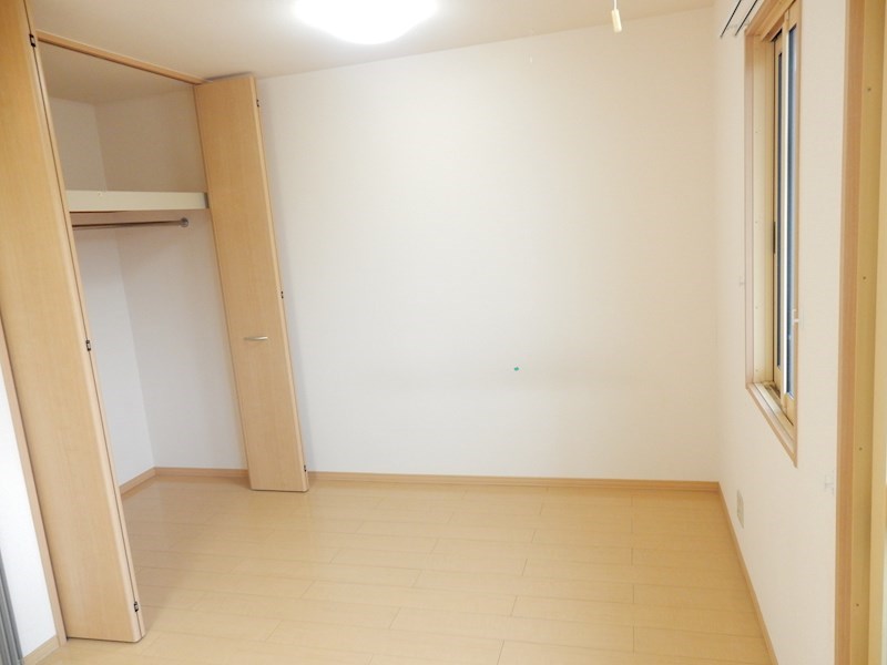 リビングタウンかじま台Ⅱ C ベッドルーム