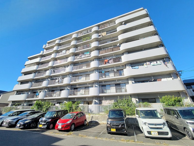 半田第3ロイヤルマンション  外観写真