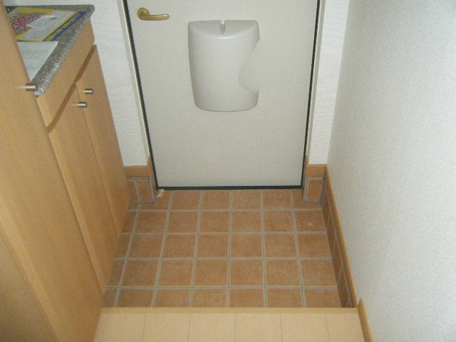 プロムナード弐番館 玄関