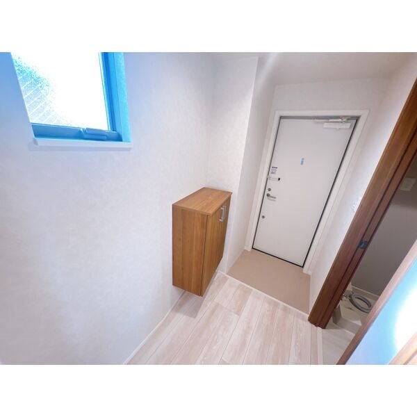 カーサミア亀崎 玄関