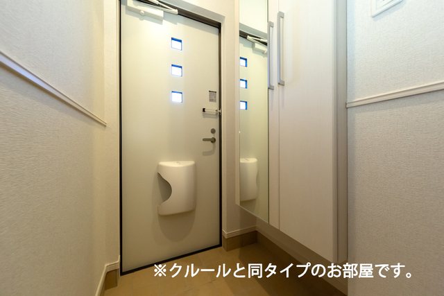 ミナ　タウン 玄関