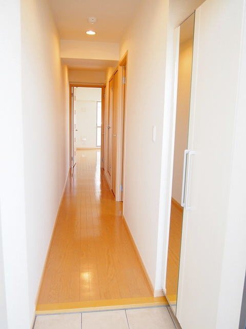 ヌーベル　コリーヌⅠ 玄関