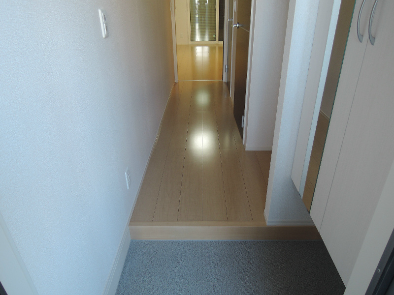 ソレイユ瑞穂 玄関