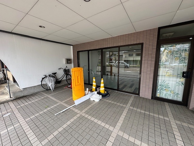 ＮＳビル 玄関