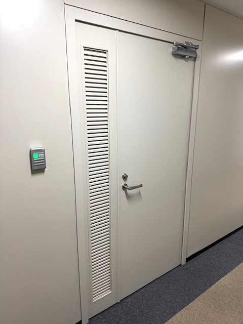 ＹＳビル 玄関