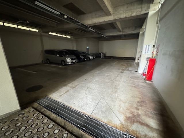 ＹＳビル 駐車場
