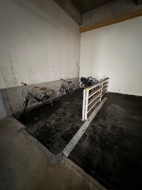 ＹＳビル 駐車場