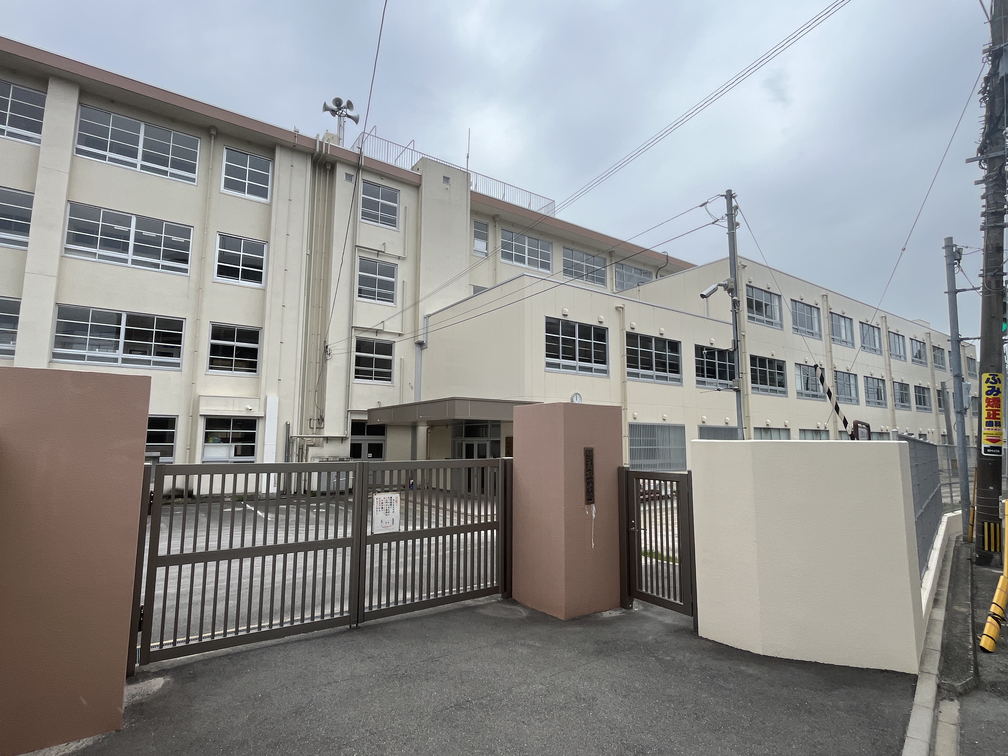 キルンズ防塁 小学校