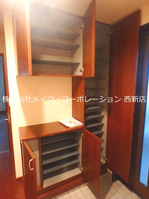 シャーメゾンＫ２－Ｓ～ネット無料～ 玄関