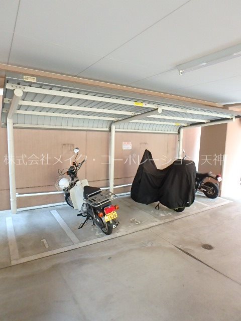 ネストピア平尾駅前 駐車場