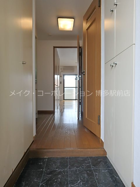ラポート博多 玄関