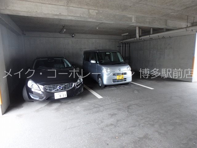 アヴァンティーク 駐車場
