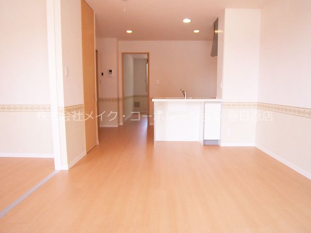 クレストリバー リビング