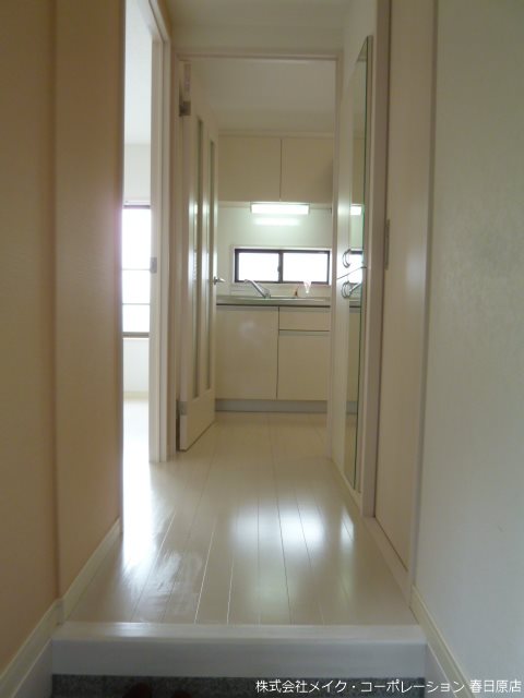 ニューウェステリア春日 玄関