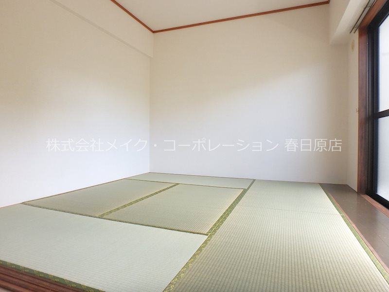 ローリエ春日 ベッドルーム