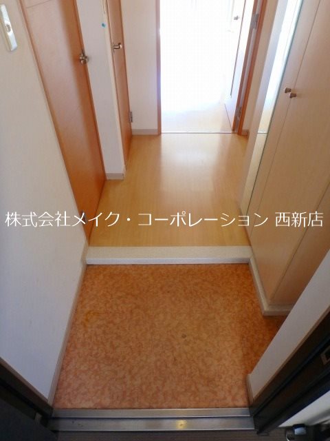 リバーサイド弥生 玄関