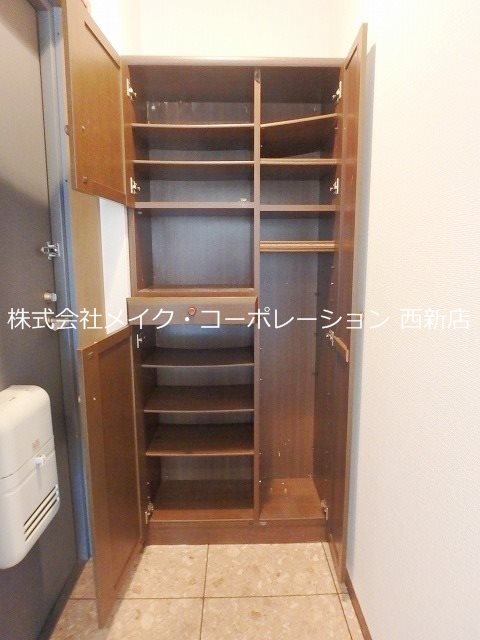 ループラインビル 玄関