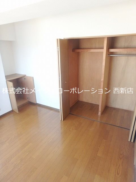 ループラインビル ベッドルーム