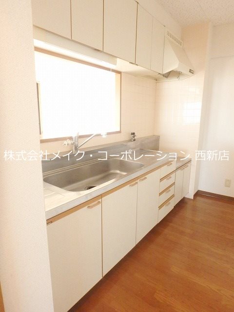 ループラインビル キッチン