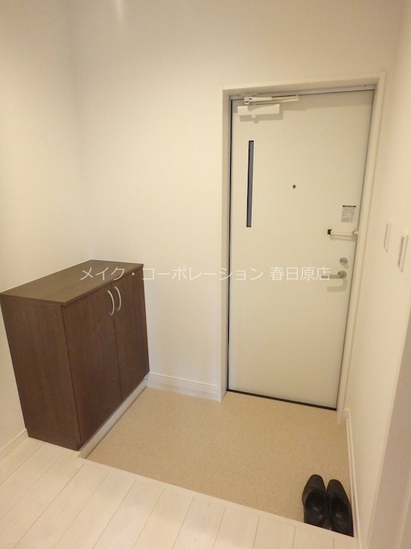 写真は同型タイプ グランメゾン春日 玄関