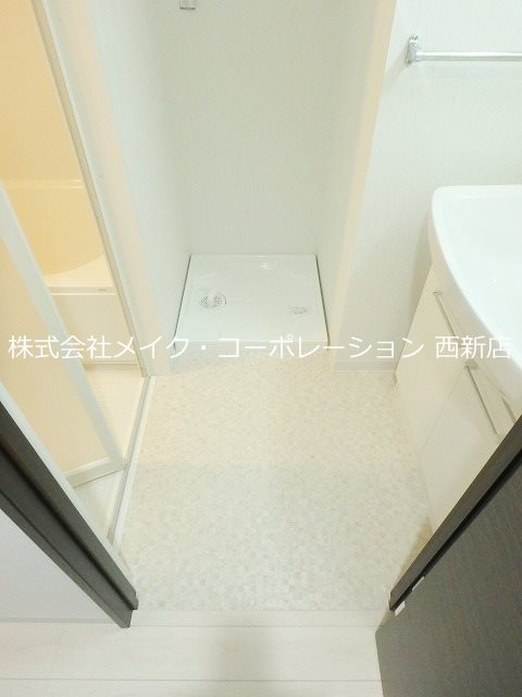 洗面所 エトルシャンス花町~光ネット無料~ その他9