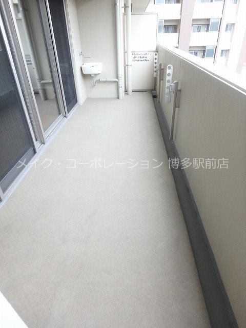 ジオ・イニシア博多駅前 ベランダ