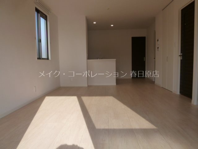 リビング クレストコート リビング