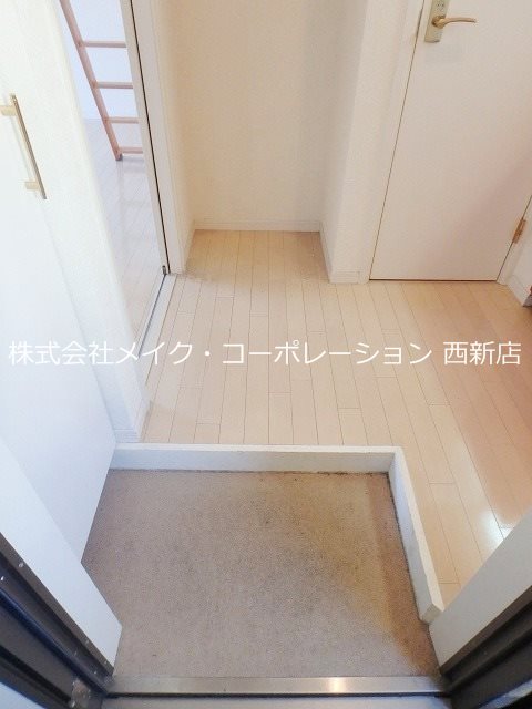 リブレア姪浜駅北 玄関