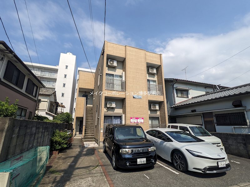 エトレーヌ吉塚 外観