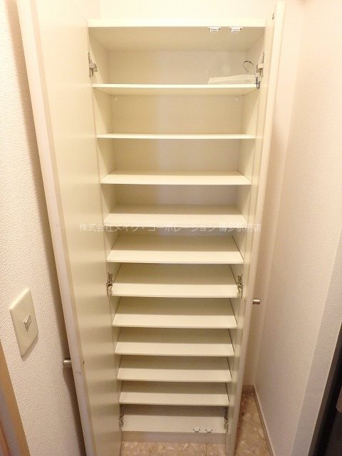 玄関 フロレスタ冷泉 玄関