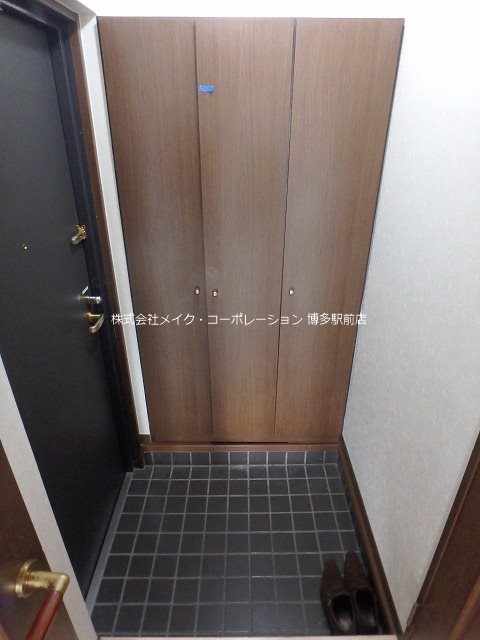 エステートモア博多駅前 玄関