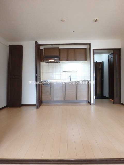 エステートモア博多駅前 リビング