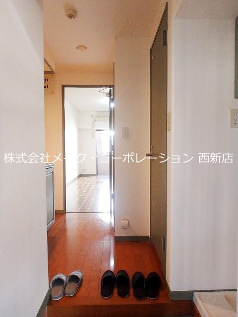 玄関 The Glade Residence East 玄関