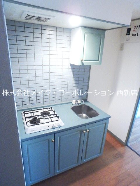 キッチン The Glade Residence East キッチン