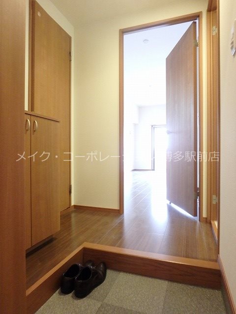 玄関 レブリアント千代(旧アヴァンティ千代) 玄関