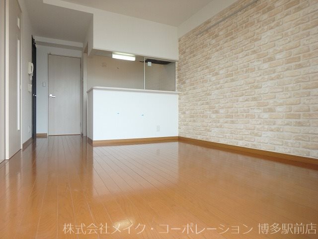 エムティースクエア吉塚駅前 リビング
