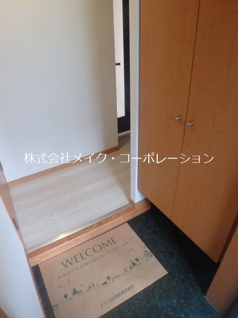 フォンティーヌ荒江 玄関