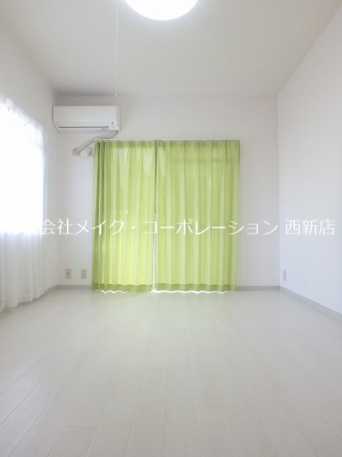 ハイム神松寺A リビング