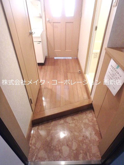 Nラヴィーヌ荒江～ネット無料～ 玄関
