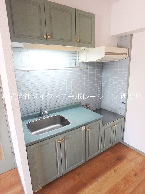 キッチン The Glade Residence West キッチン