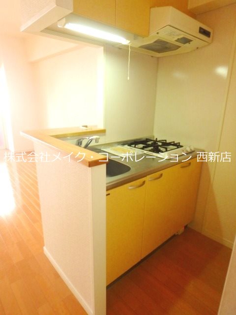 メゾンドリバティ西新 キッチン