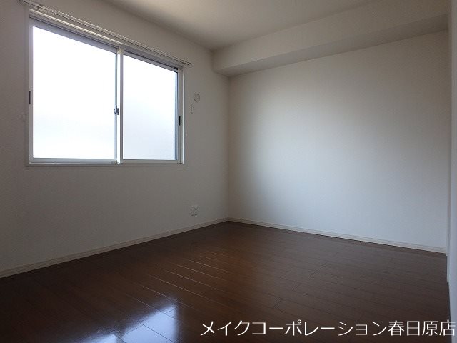 ロイヤルブルーA棟  ベッドルーム