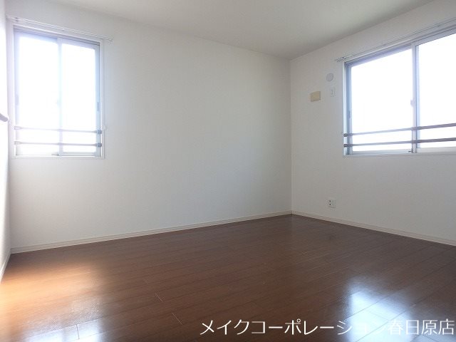 ロイヤルブルーB棟   ベッドルーム