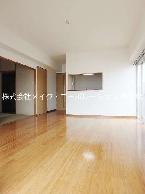 西新南スペーススクエア リビング