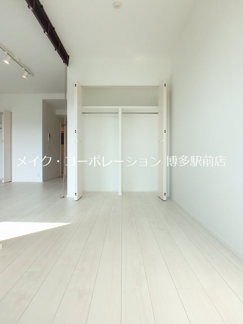 ※写真は棟内別部屋参考写真 ロールベール博多駅前 ベッドルーム