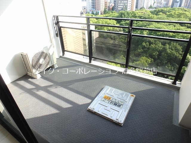 ※写真は棟内別部屋参考写真 ロールベール博多駅前 ベランダ